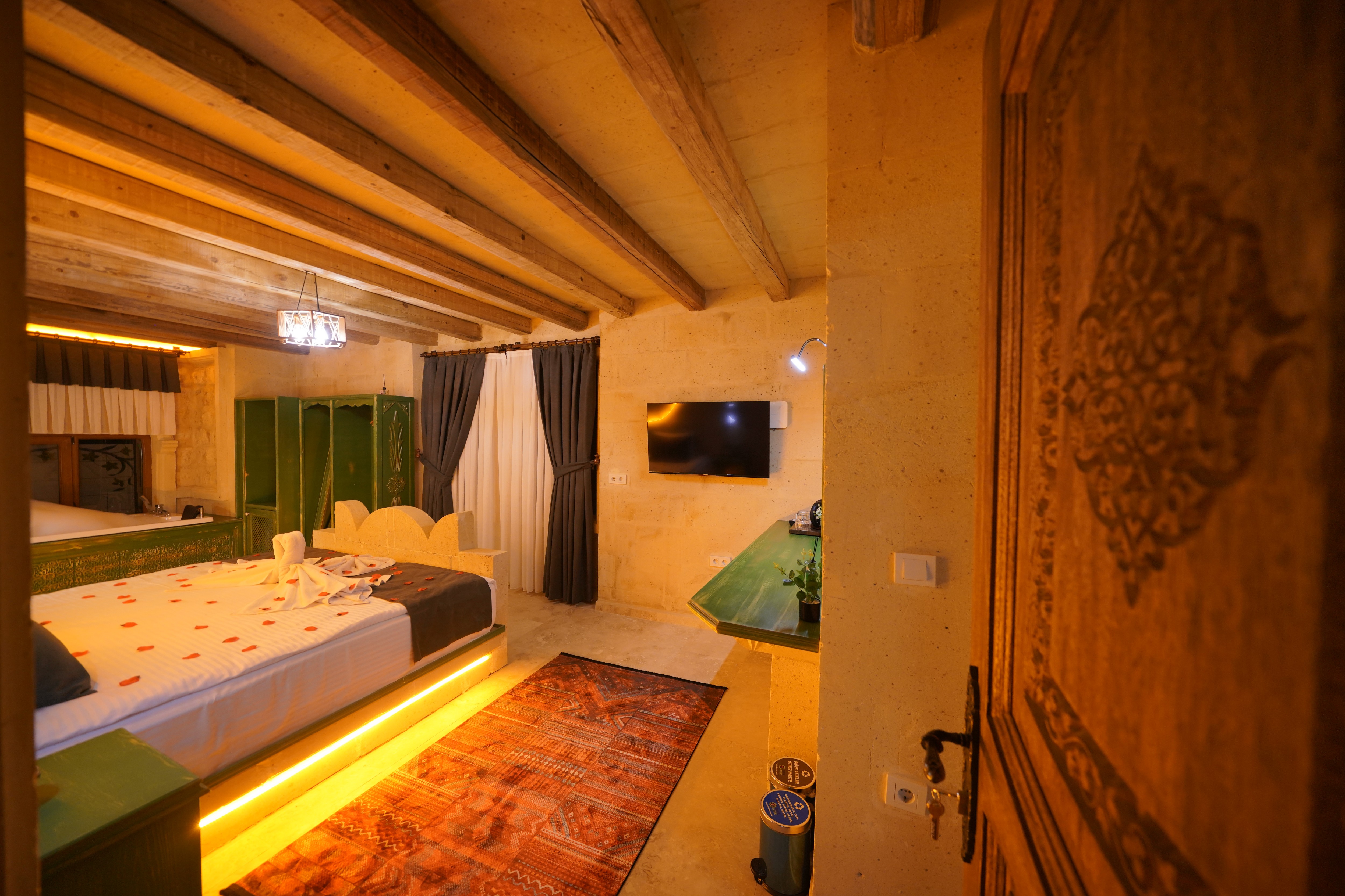 Çavuşin Suite