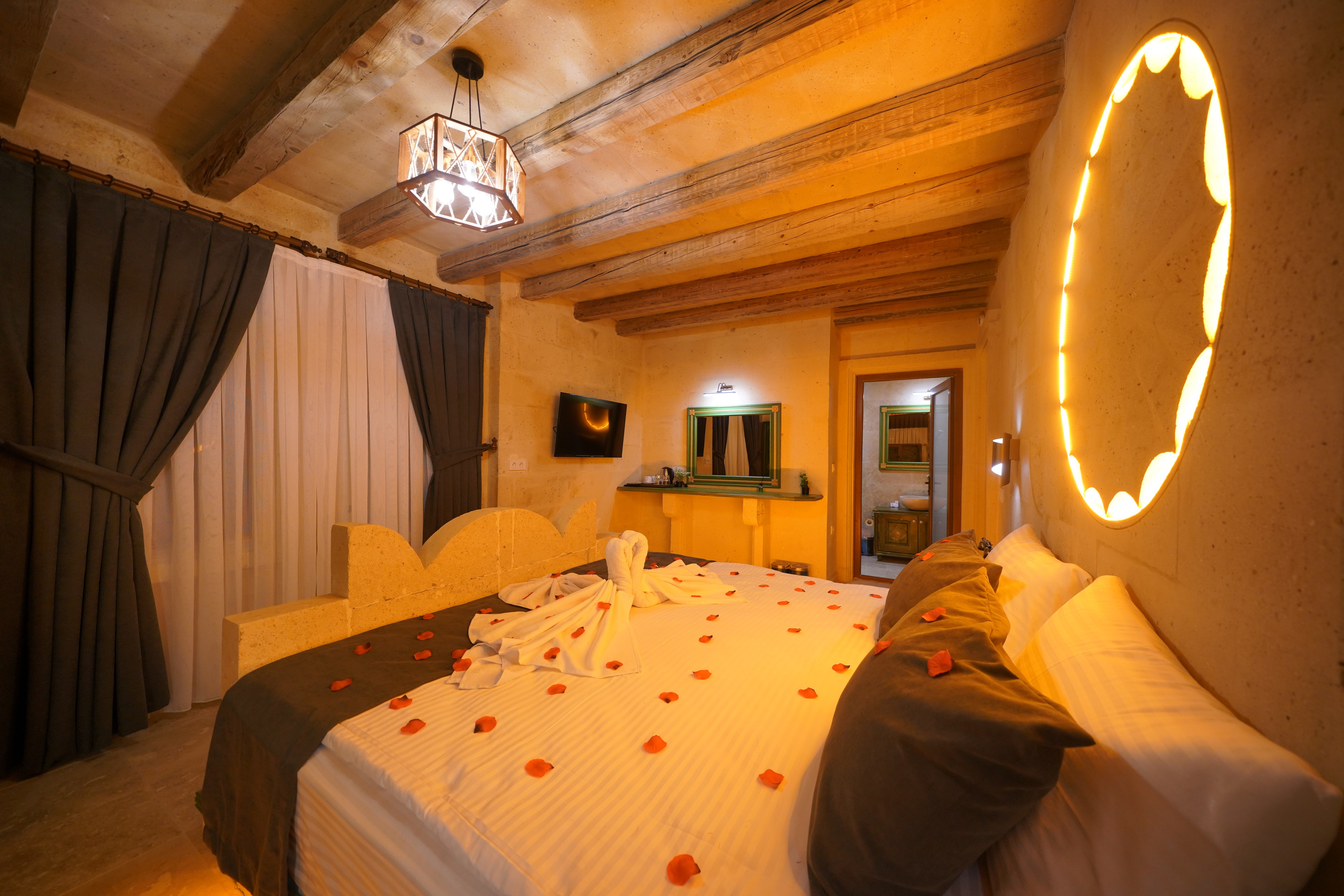 Çavuşin Suite