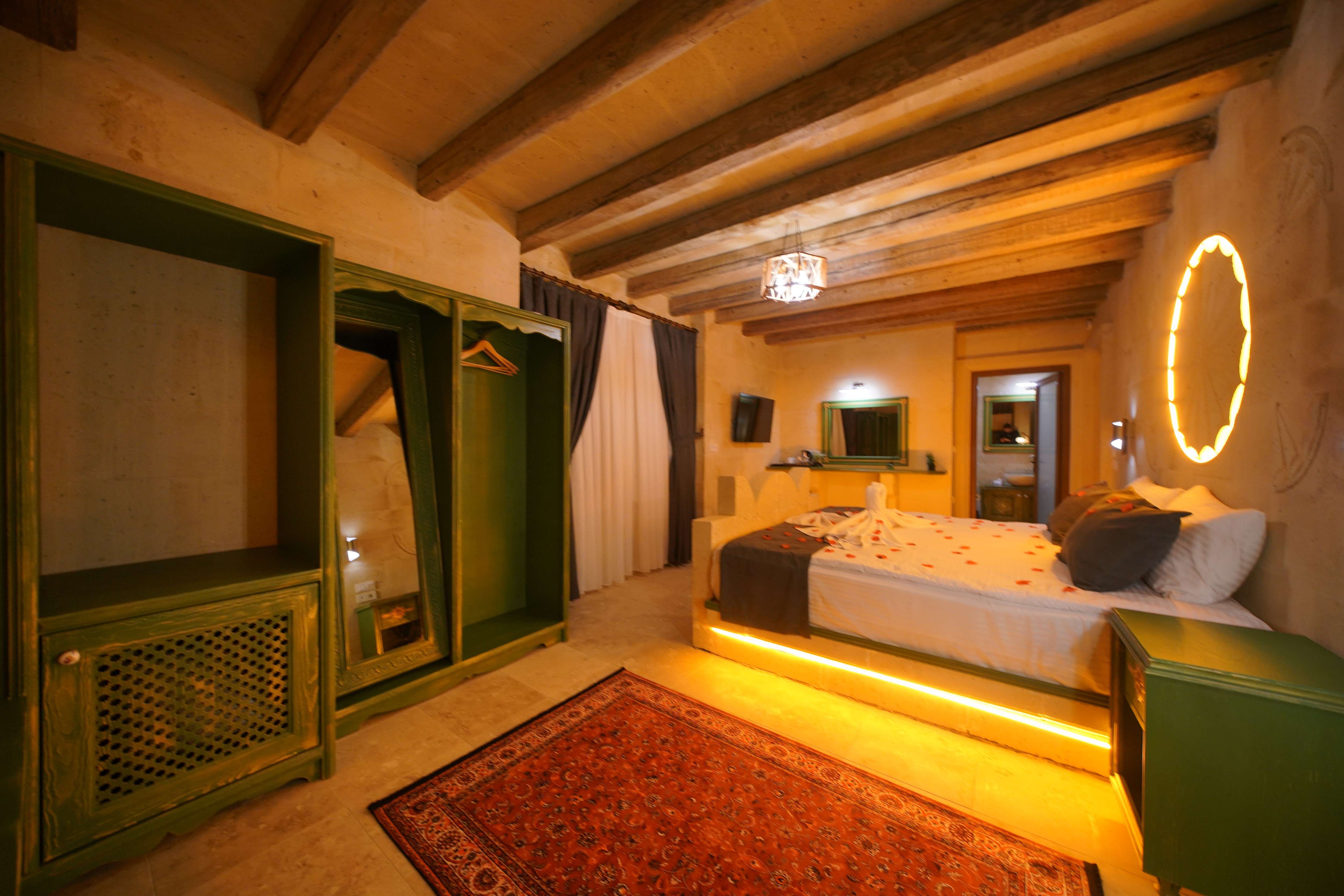 Çavuşin Suite