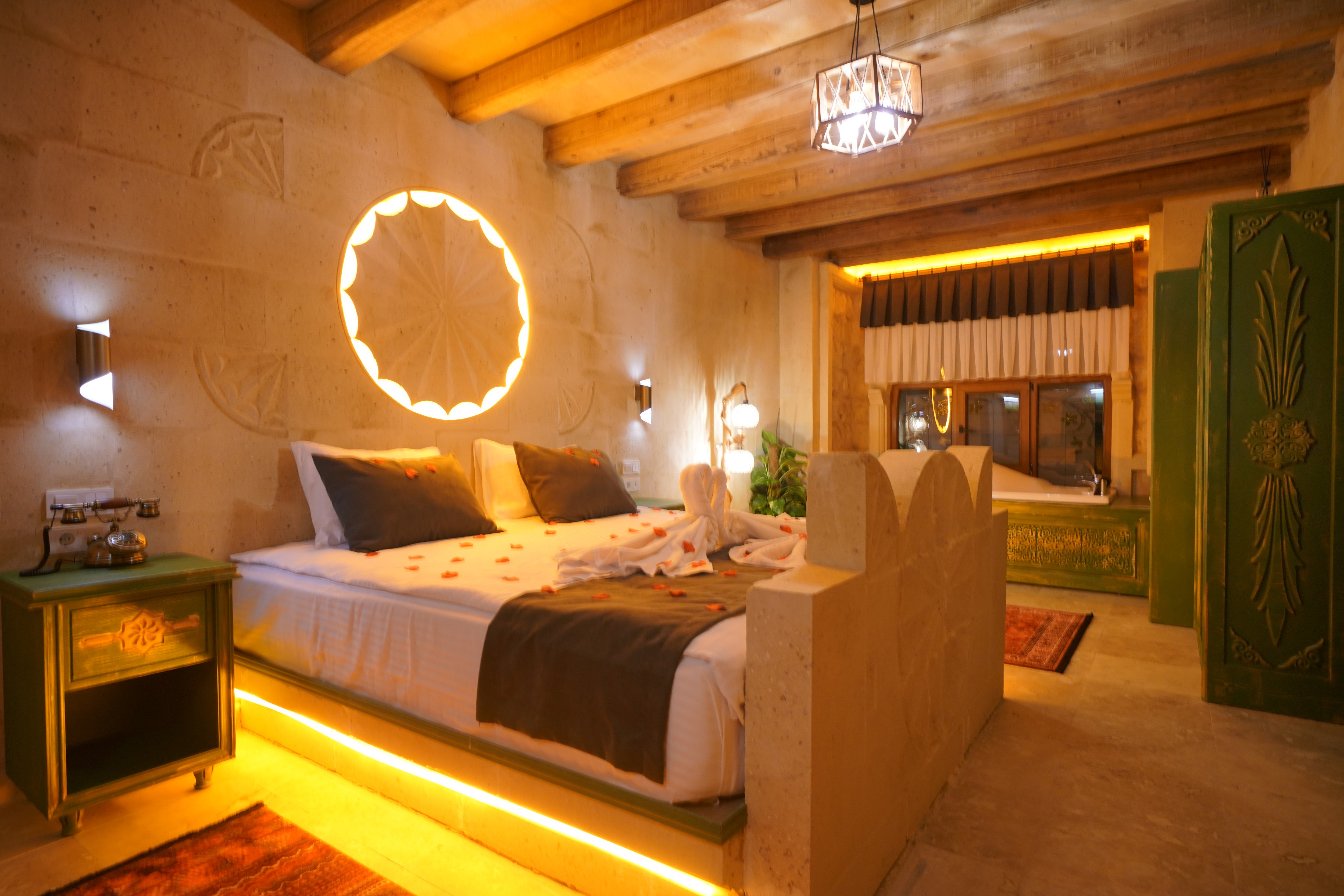 Çavuşin Suite
